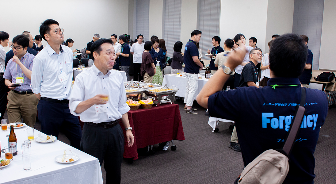 懇親会のようす